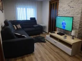 2 bedroom top floor apartment in quiet area
