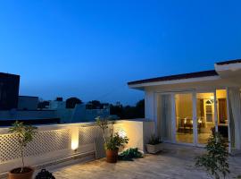 Terrace Suite in Champa Villa, hotel v destinaci Gándhínagar