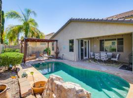 Golfers Paradise Oro Valley Home with Pool!, Hotel in Oro Valley