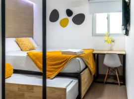 Modern and Relaxing Near CC Miraflores and Forum Majadas H2, hotel di El Rodeo