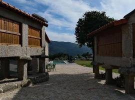 JADS Guesthouse, hotel com piscina em Fafi&atilde;o