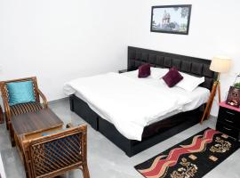 Khajuraho Glory Homestay, spa hotel v mestu Khajurāho