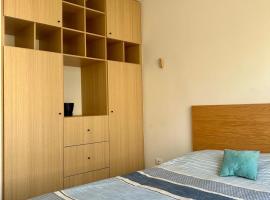 Habitación privada en zona residencial, El Marques, Hotel in Miranda