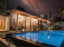 KeJawa Luxury Villa by Sampai