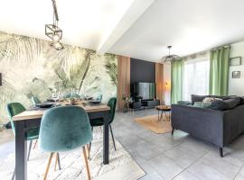 Maison familiale 6 personnes, hotel in Miniac-Morvan