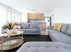 Spacious 4-Bed Coastal Retreat with Ocean Views