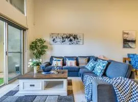 StayAU 3BR Cozy Retreat Point Cook Golf Nearby