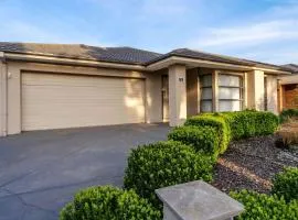 Elegant 4BR Villa with 3 Living Rooms in PointCook
