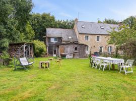 G&icirc;te de Carhalo, вилла в городе Broons