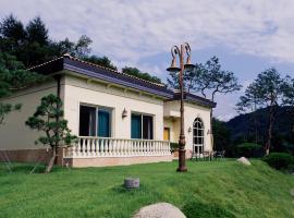 Crystal Valley CC Golden Village, hotel v destinaci Gapyeong