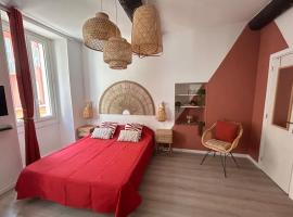 Studio climatisé Bohème Chic, hotel en Villefranche-sur-Mer