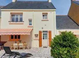 3 Bedroom Awesome Home In Riantec