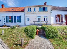 Nice Home In Neuville-Sous-Montreuil, hotel in Neuville-sous-Montreuil