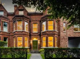 5 Star - The Ulsterville Residences - Free On-site Parking