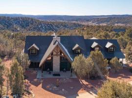 Juniper Ridge Luxury Lodge East Zion & Bryce, ξενοδοχείο σε Orderville