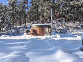 Bear Cabin - 10 Acres - Hot Tub, hotel em Bailey