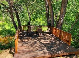 Virgin River Retreat East Zion & Bryce, hotel in Glendale