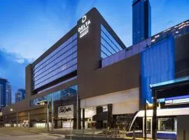 Delta Hotels by Marriott Edmonton Centre Suites