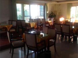 Guangming Hotel, ξενοδοχείο σε Guang'an