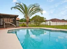 3 Bedrooms 2 Baths Pool Home available for LONGER STAYS!!!