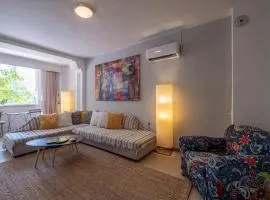 Very comfortable, close to Acropolis