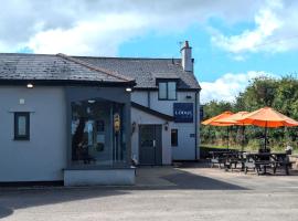 The Lodge by Cefn Tilla โรงแรมในอัสค์