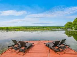 Lakefront A-frame Hot Tub, Dock, Kayaks, Games