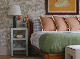 Dogwood Cottage Sleeps 10