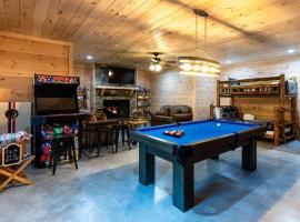 Luxe Family Cabin 8 min to Downtown Blue Ridge, hotel em Blue Ridge
