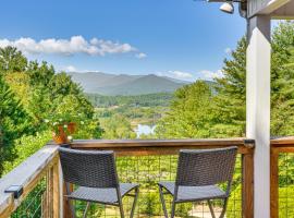 Hiawassee Hideaway Hot Tub, Lake and Mountain Views, hotel v destinaci Hiawassee