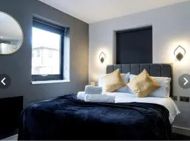 Franchise House Apartments - FREE Parking & Wifi - Contractor Friendly - Long Stays Welcome