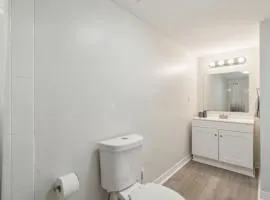 Pine Brook 808 I Your Newark Retreat I Pool & Gym