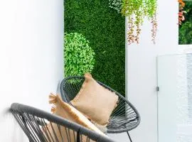 Beautiful and Bright Apt 7 with Balcony near Miraflores