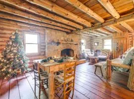 1800s Romantic Cabin! Fireplace and 3 Jacuzzi Tubs