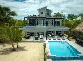 Conmigo Villas - 6 Bedroom Beachfront with Pool