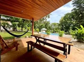3 Bdr Villa With Pool , Near beach, Fast Wifi