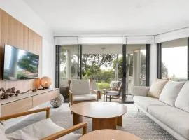 Unit 3 21 Park Generous and Comfortable Beachside Abode