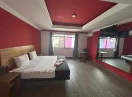 Auto Hotel El Cine