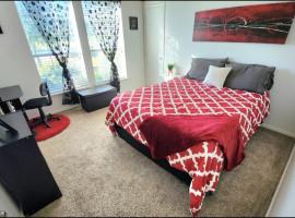 Comfortable Queen Bedroom with workspace, habitaci&oacute; en una casa particular a Lancaster