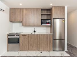 Central Apartment Stone Throw from Hospital, hotel di Addington