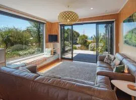 Bach 7 by The Sea - Spa Pool and Views