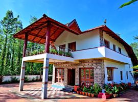 Hulihara Homestay - Full Villa, Coffee Estate & Balcony View, hotel v destinaci Sakleshpur