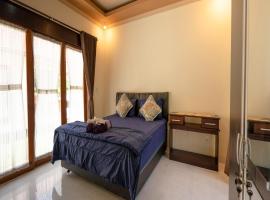 Calm Haven Villa with Amabela Garden Lovina Beach, Hotel in Lovina