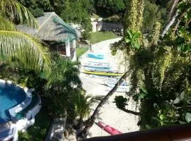 Dolphinbay Beachfront & Dive Resort