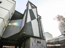 M7 Business Hotel, hotel in Chilgok