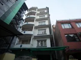 OYO 381 Hotel Pashupati Plaza