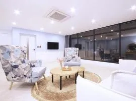 Tongyeong Gray Hotel