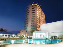 River City Hotel, hotel com piscina em Mukdahan
