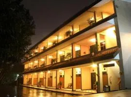 Augusta Hotel & Glamping Sukabumi