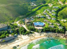KyCo Peninsula Quy Nhon Resort、クイニョンのホテル